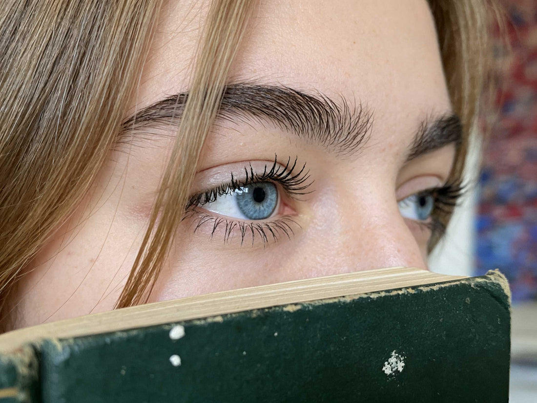 Why Are Blue Eyes So Attractive? The Psychology Behind Their Universal Appeal (2025)